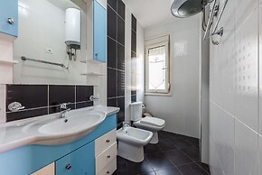 Amazing Canvas by the Sea Free Parking