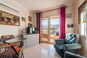 Amazing Canvas by the Sea Free Parking