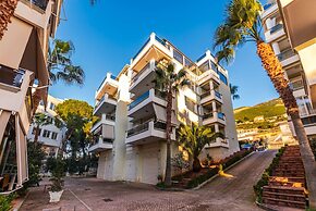 Amazing Canvas by the Sea Free Parking