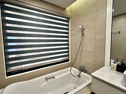 Stunning Ocean View Apartment in FLC Sea Tower