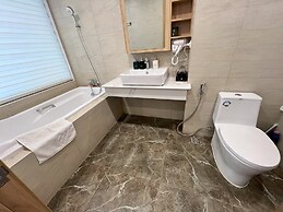 Stunning Ocean View Apartment in FLC Sea Tower