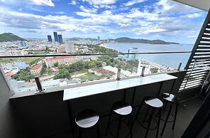 Stunning Ocean View Apartment in FLC Sea Tower