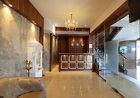 MAJESTIC SUITES BOUTIQUE HOTEL