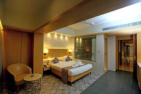 MAJESTIC SUITES BOUTIQUE HOTEL