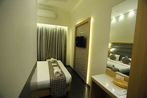 MAJESTIC SUITES BOUTIQUE HOTEL