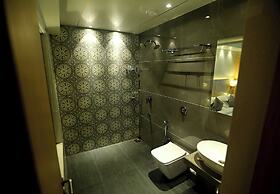 MAJESTIC SUITES BOUTIQUE HOTEL