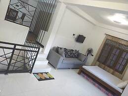 Stunning 2-storey Villa in Kudaoya, Hatton - Perfect Retreat for Golf 
