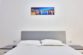 Solis Residence Apartment