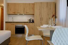 Bernina Suites -2min walk to Bernina Exp