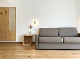 Bernina Suites -2min walk to Bernina Exp