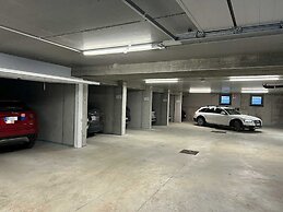 Bernina Suites -2min walk to Bernina Exp