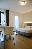 Bernina Suites -2min walk to Bernina Exp