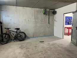 Bernina Suites -2min walk to Bernina Exp