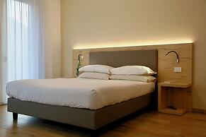 Bernina Suites -2min walk to Bernina Exp