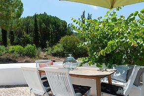 Pine Tree House in Azeit o