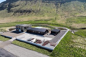 Búlandshöfði family paradise