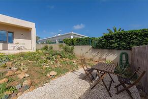 Eco Stay on the Hill by Sea N' Rent