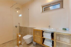 Eco Stay on the Hill by Sea N' Rent
