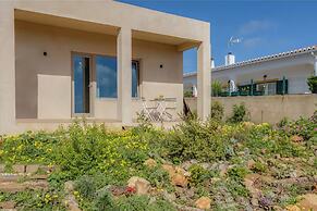 Eco Stay on the Hill by Sea N' Rent