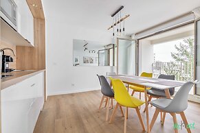 Apartment With Balcony in Paris