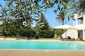 Tenuta Ricco Mono With Pool And Garden