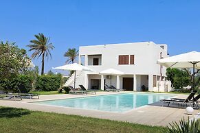 Tenuta Ricco Mono With Pool And Garden