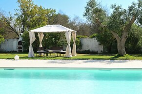 Tenuta Ricco Mono With Pool And Garden