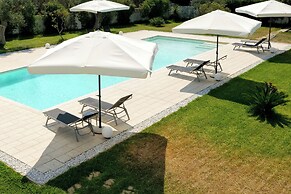 Tenuta Ricco Mono With Pool And Garden