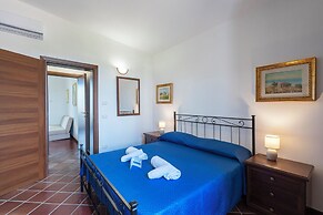 Tenuta Ricco Mono With Pool And Garden