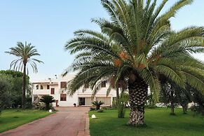 Tenuta Ricco Mono With Pool And Garden