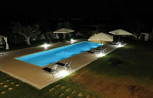 Tenuta Ricco Mono With Pool And Garden