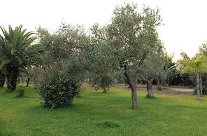 Tenuta Ricco Mono With Pool And Garden