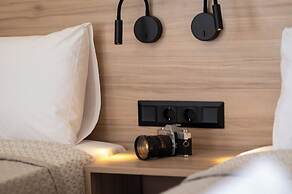 Arya Hotel