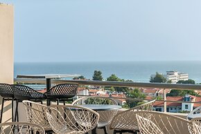 Arya Hotel