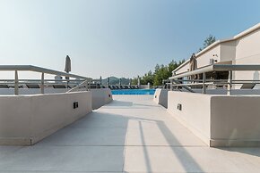 Arya Hotel