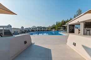 Arya Hotel