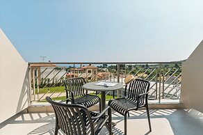 Arya Hotel