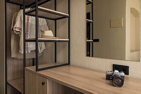 Arya Hotel