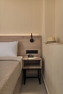 Arya Hotel