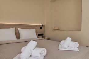 Arya Hotel