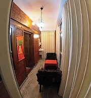 Makam Holiday Home