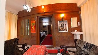 Makam Holiday Home