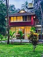 Makam Holiday Home