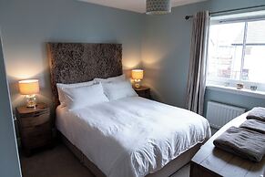 3br-sleeps6-parking-garden-citycentre