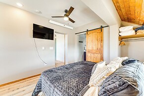 3 Mi to Trails: Secluded Eagar Cabin w/ Mtn Views!