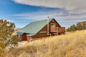 3 Mi to Trails: Secluded Eagar Cabin w/ Mtn Views!