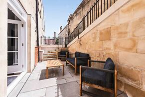 Former Wine Vaults With Hot Tub Private Courtyard