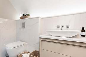 Former Wine Vaults With Hot Tub Private Courtyard