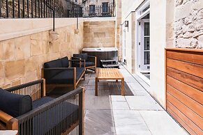 Former Wine Vaults With Hot Tub Private Courtyard
