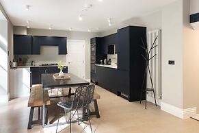 Former Wine Vaults With Hot Tub Private Courtyard